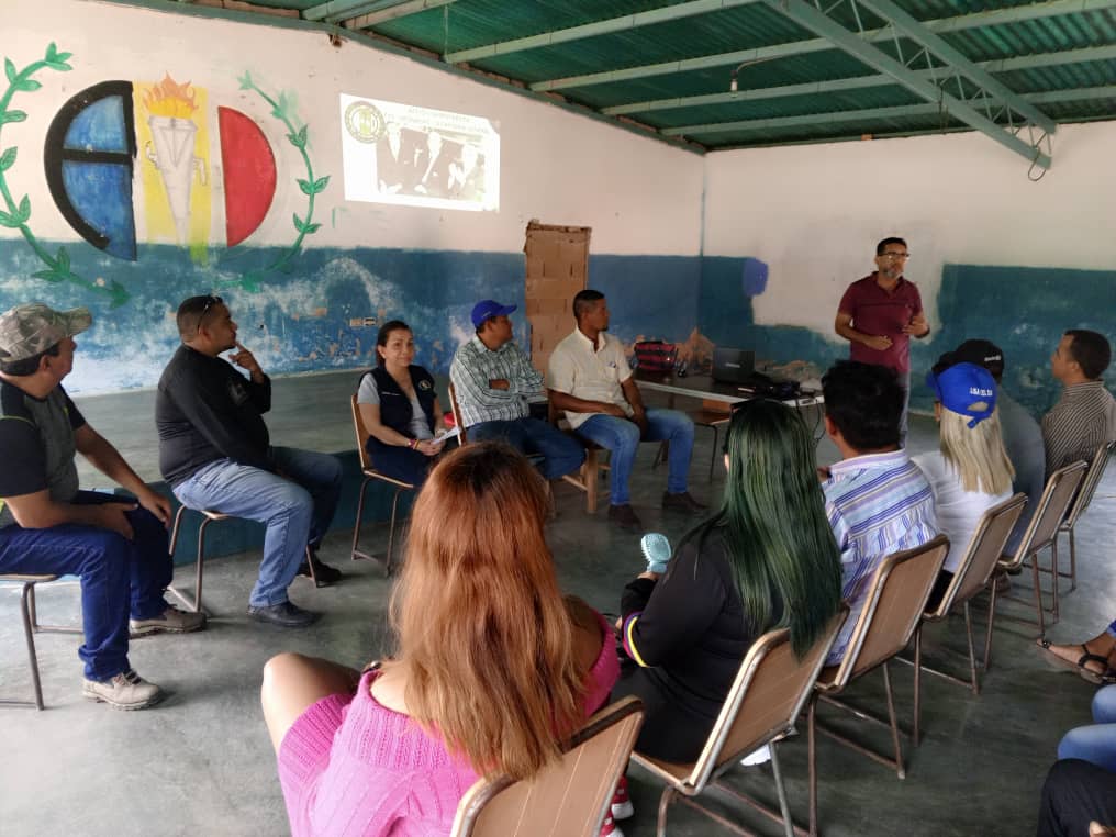 SubSeOrgMonagas's tweet photo. #03Feb24. Así vamos! Hoy con nuestra Secretaria General @sandraalfaro junto a un equipo del CES - Monagas, visitamos al Mcipio. Uracoa, donde realizamos un Zonal con las estructuras de Libertador y Sotillo. Organizando, revisando las estructuras y consolidando estrategias. https://t.co/XN72aaAD98