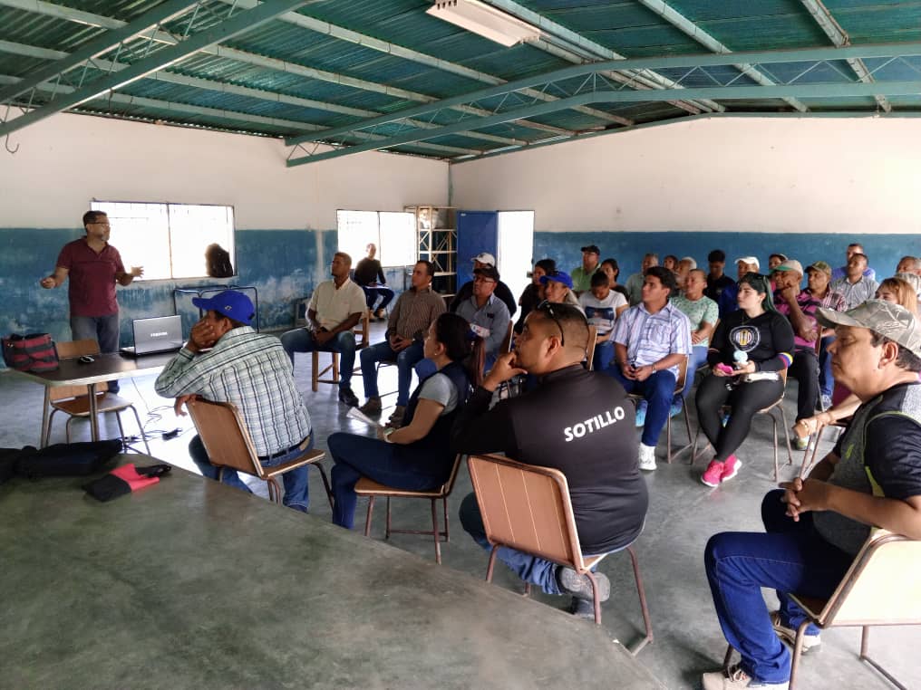SubSeOrgMonagas's tweet photo. #03Feb24. Así vamos! Hoy con nuestra Secretaria General @sandraalfaro junto a un equipo del CES - Monagas, visitamos al Mcipio. Uracoa, donde realizamos un Zonal con las estructuras de Libertador y Sotillo. Organizando, revisando las estructuras y consolidando estrategias. https://t.co/XN72aaAD98