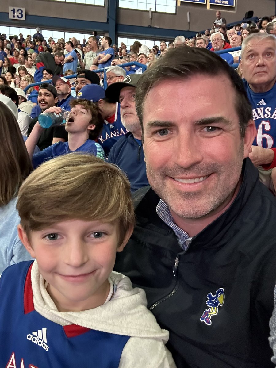wcjones2's tweet photo. ROCK CHALK!!  @kufanpix https://t.co/w8XFoizuEA