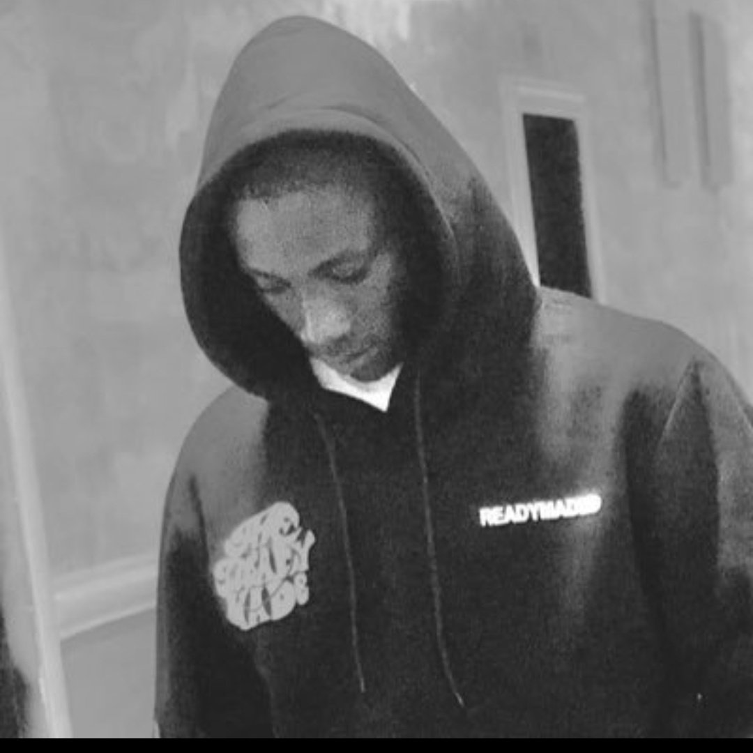 kellebugi's tweet photo. #NewProfilePic https://t.co/zj7SnTjWkE