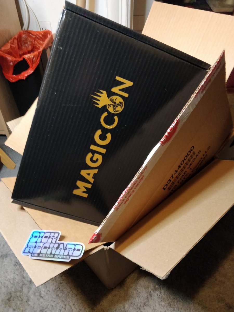 Just opened up the #MTG #Festivalinabox that I won sometime in December on #MTGArena & I didn't know it was packaged like a Matryoshka doll. 

Just boxes in boxes in boxes. Nice packaging but holy crap that's a lot of cardboard. 

Thanks again @Wizards for the pretty cool prize.