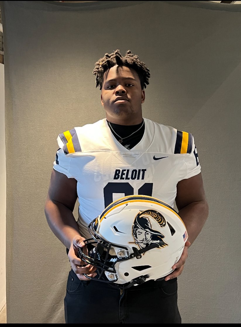 I wanna thank <a href="/BeloitBucsFB/">BeloitBucsFootball</a> for giving me a visit to there college