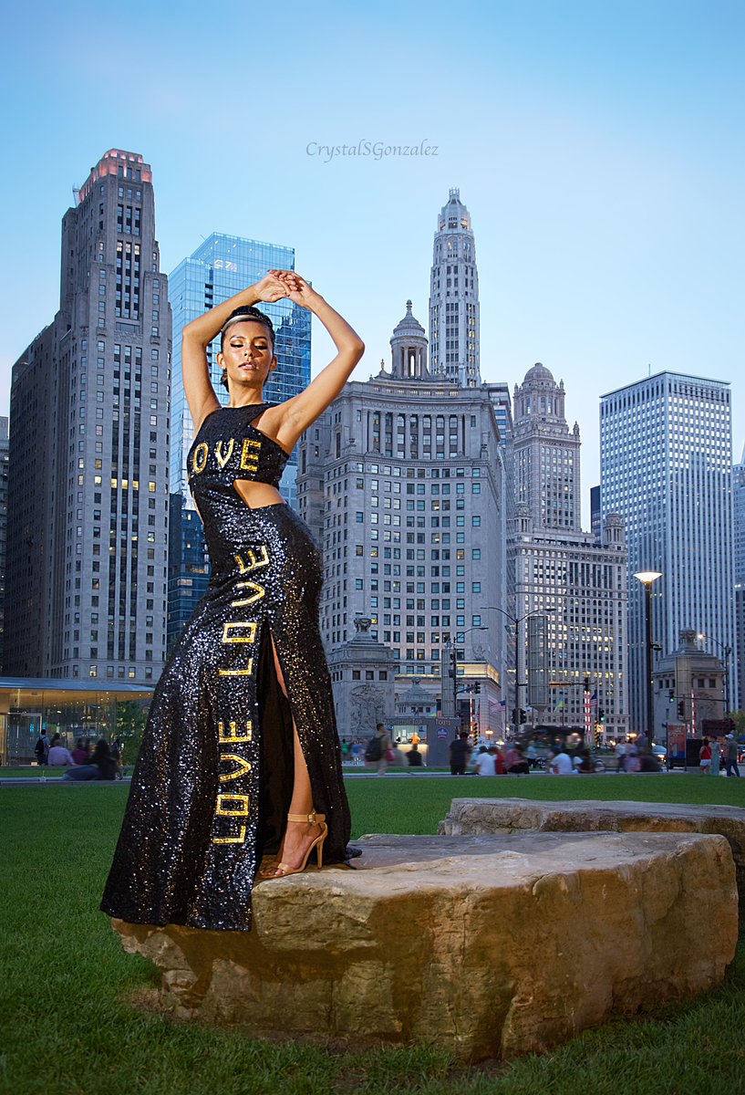 estiloygracia's tweet photo. Nothing but L O V E 💛 🌃 ✨ 💝
Chicago served as the backdrop as I photographed Jessilyn Chow / jessilyn_lian on IG wearing a dress designed by #KarmicCouture last summer.
August 2023 / #ClickCon
Hair: hairbyjarmin on IG
MUA: Jessilyn did her own makeup* https://t.co/wMriD52oIf