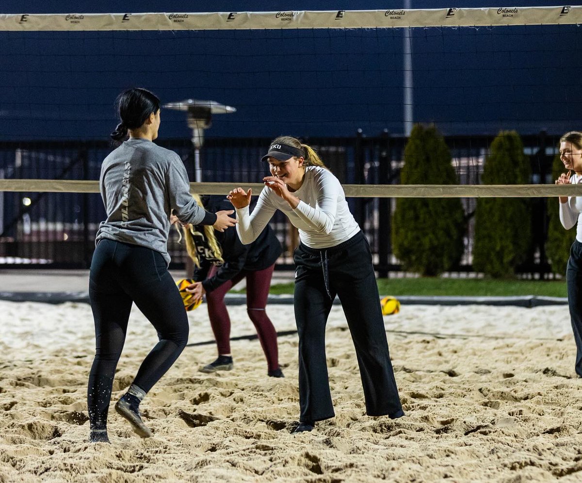 EKUBeachVB's tweet photo. 𝚆𝚎𝚎𝚔𝚎𝚗𝚍 𝚅𝚒𝚋𝚎𝚜 🤩

#GoBigE🏖️🏐 | #SandySaturday https://t.co/x3a2p4hTQR