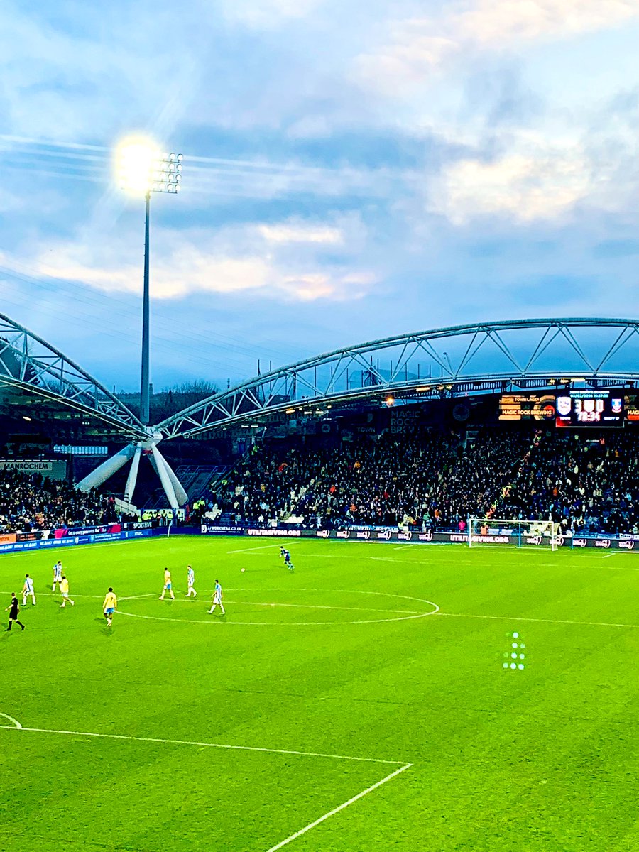What a belter of a day!!! <a href="/htafc/">Huddersfield Town</a> <a href="/r_deegsxx/">Robyn Kennerdale (Deegan)</a> <a href="/KevinNagleMLS/">Kevin Nagle</a> S loved being in the sensory room, she said she felt safe &amp; relaxed. <a href="/BentleyClive/">Clive Bentley</a> &amp; I loved jumping around the outside terrace to 4 goals. #HappyDays #UTT #htafc #inclusion #SEND 💙🤍