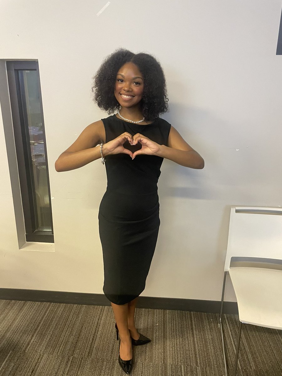 theedreadenise's tweet image. Had to break the news on here too..Finally a BELLE Woman AND a Purple Jacket Women. THEE ultimate 2 in 1 💜! #pvamu #pvamu27