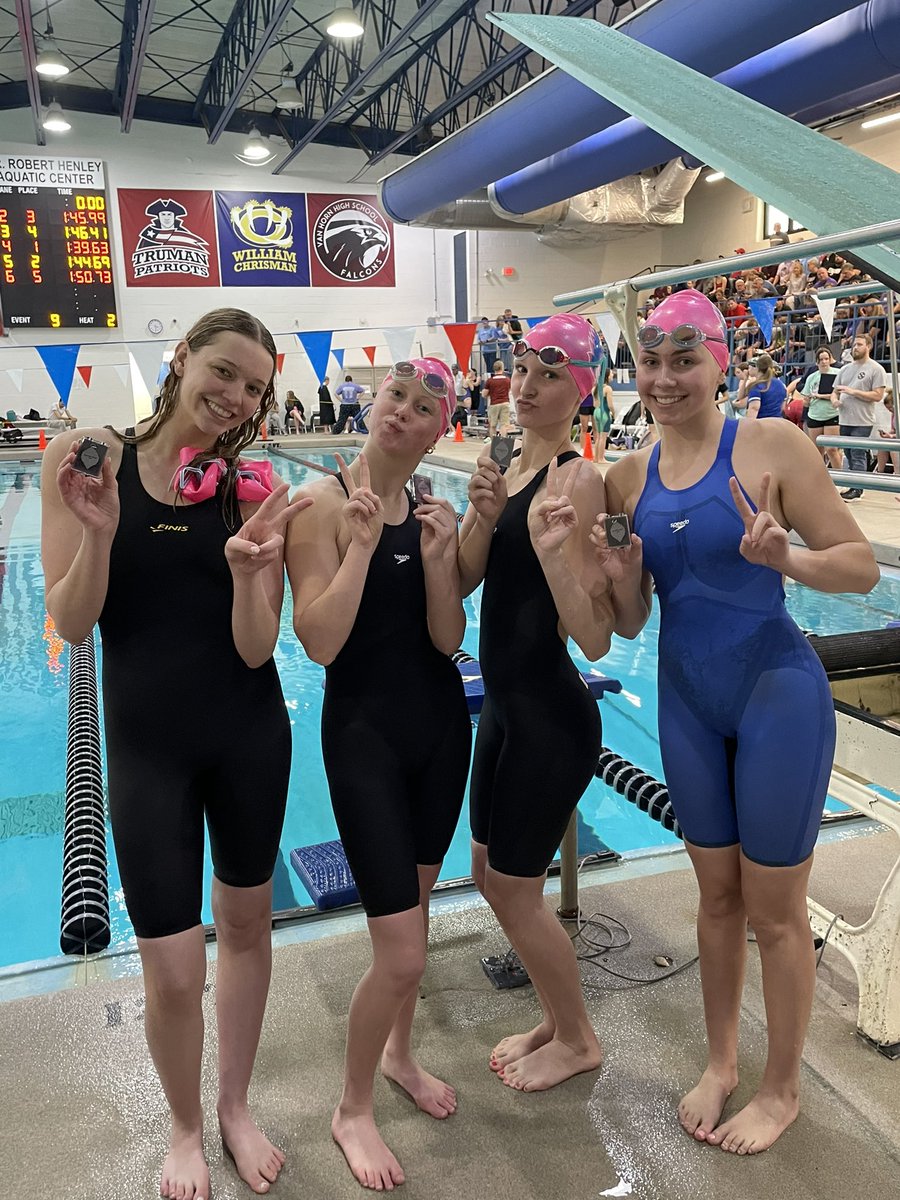 LHSswimanddive's tweet photo. The 200 Free Relay of Lilly Babcock, Avery Jolly, Alayna Smith, and Maree Deaver drop nearly half a second from prelims and take 2nd at conference finals! https://t.co/a28YFMe9gQ