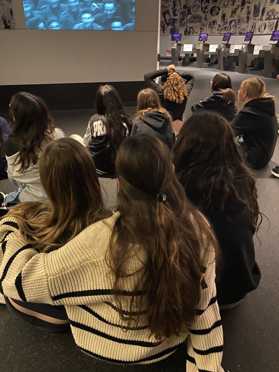 HayleyTepper's tweet photo. 8th grade @GATEatAEWright took a meaningful &amp; important trip to the Museum of Tolerance. https://t.co/HHtqv1wEcm