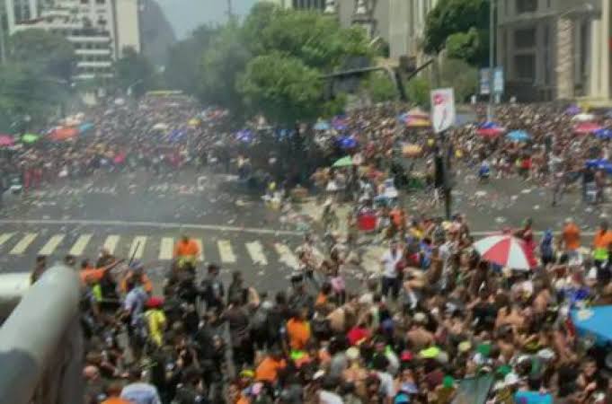 🚨 NUTRIÇÃO DOS PMS QUE ESTÃO DE SERVIÇO HOJE NOS BLOCOS CARNAVALESCOS DO RIO  <a href="/claudiocastroRJ/">Cláudio Castro</a> 

Esse foi o kit lanche entregue neste sábado, dia 3 de fevereiro, a policiais escalados no Regime Adicional de Serviço (RAS) Compulsório para trabalhar durante oito horas garantindo a