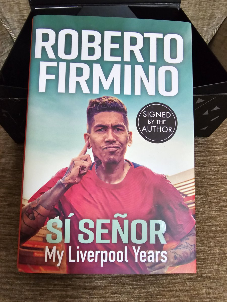 GreyK4979lfc's tweet photo. Just landed, my signed copy of Roberto Firmino's book. Huge thanks to @Liverpoolbadges for sourcing it, I can't wait to give it a read. #LFC #YNWA #BobbyDazzler #TheresSomethingThatTheKopWantYouToKnow #OurNumberNine #ScoreEveryTime https://t.co/46Apnz5Ybz
