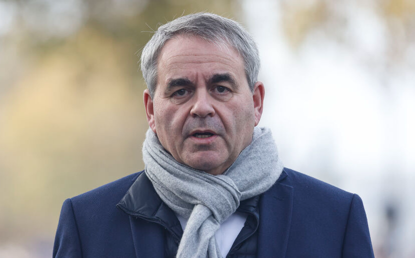 F_Desouche's tweet photo. « Il n’y a pas une majorité de fachos dans notre pays » : Xavier Bertrand affirme être un rempart face à « l’extrême-droite » et a bien l’intention de se présenter en 2027
https://t.co/1GBXHmW7aD https://t.co/DrtveQKZ8h