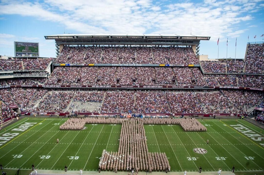MasonJames_1's tweet image. #AGTG Beyond blessed to receive an offer from Texas A&amp;amp;M!! #10 #GigEm @HolmonWiggins @NNCoachJones @SkysTheLimitWR