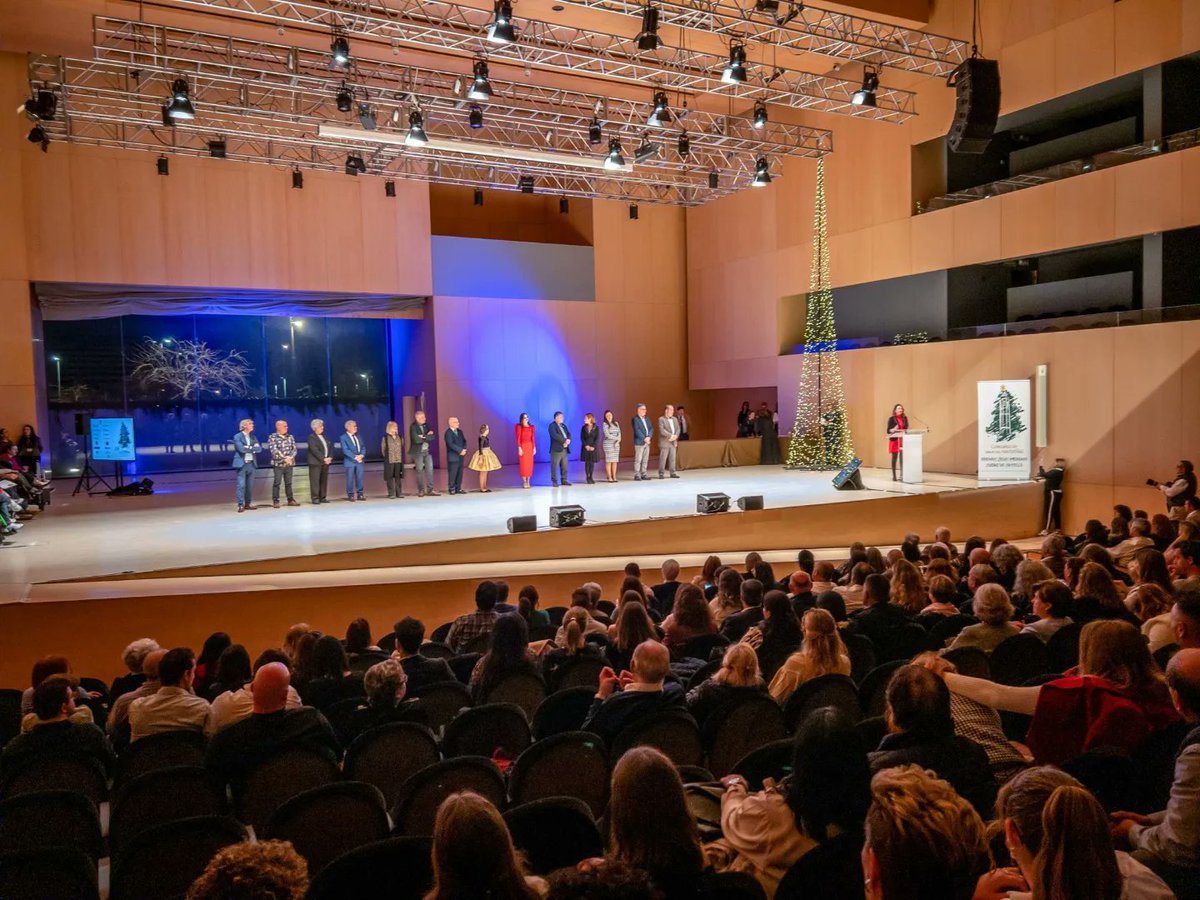 La XIV edicion del Concurso de Tarjetas Navideñas Jesús Medrano - Ciudad de Castellón ha celebrado la entrega de premios en el Auditorio y Palacio de Congresos de Castellón.  Gracias a patrocinadores y colaboradores y asistentes (Foto: Juan Pérez-Miralles)