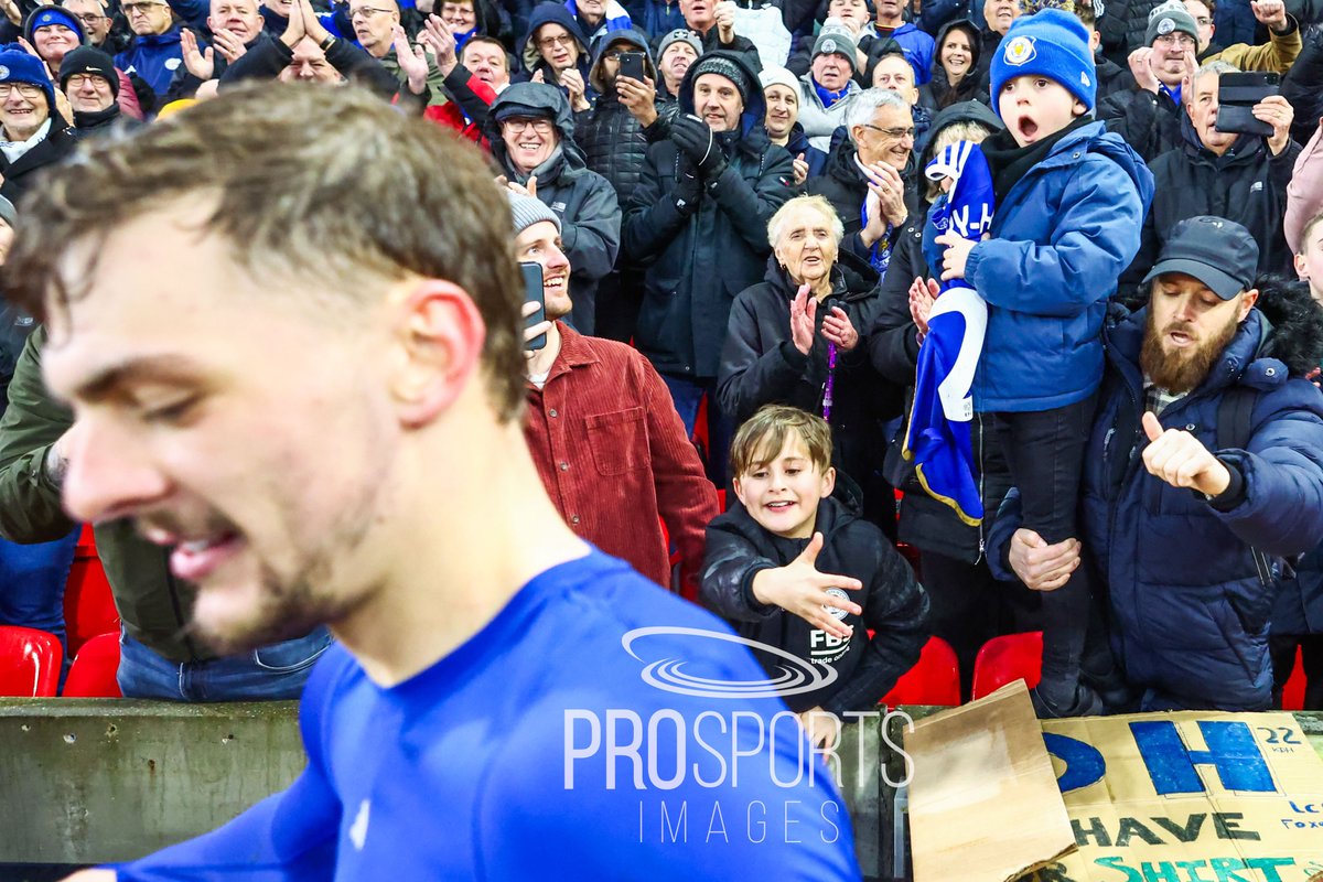 John_M100's tweet photo. Whilst the @LCFC result today great, there are times when you capture something that transcends the game its self. A day this young lad will remember for a long time and 👏👏👏 to 🅺🅳🅷 https://t.co/jLnDcWKiin