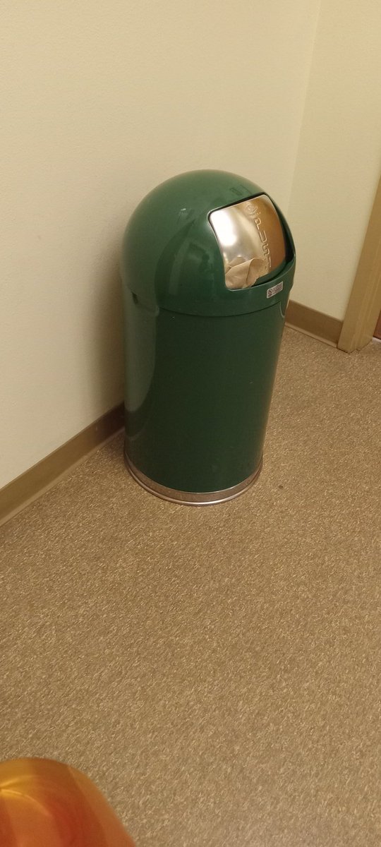 vasquezrico7's tweet image. AMONG US