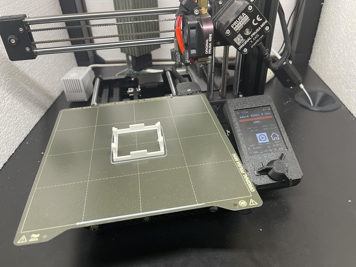 hajek_jaromir's tweet photo. @epictronics1 thermal double sided adhesive silicon tape 🥰 or 3d printed frame  something like this 🤗 it holding cpu and heatsink together. Not mine model is only test version i dont have 3d printer yet 😊 will desing my own later. Model download here https://t.co/d6lEB5RXWq https://t.co/kPEcOP9t18
