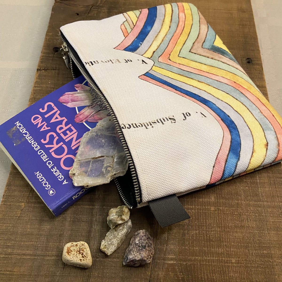 theBlueBeehive's tweet photo. Hello new &amp; existing followers! I’m mostly on Instagram now, where you can see all the new pieces… catch me there or at https://t.co/dU8Hf1X80W for #sciart!
#biologist #geology #jewelry #totes https://t.co/7YSaFc5LEk