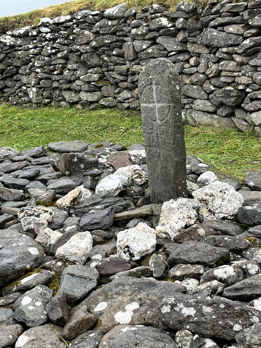 ddasilva68's tweet photo. @JamesMartinSJ Gallorus oratory in Dingle Ireland - 7th century https://t.co/qlAkFQtNHF