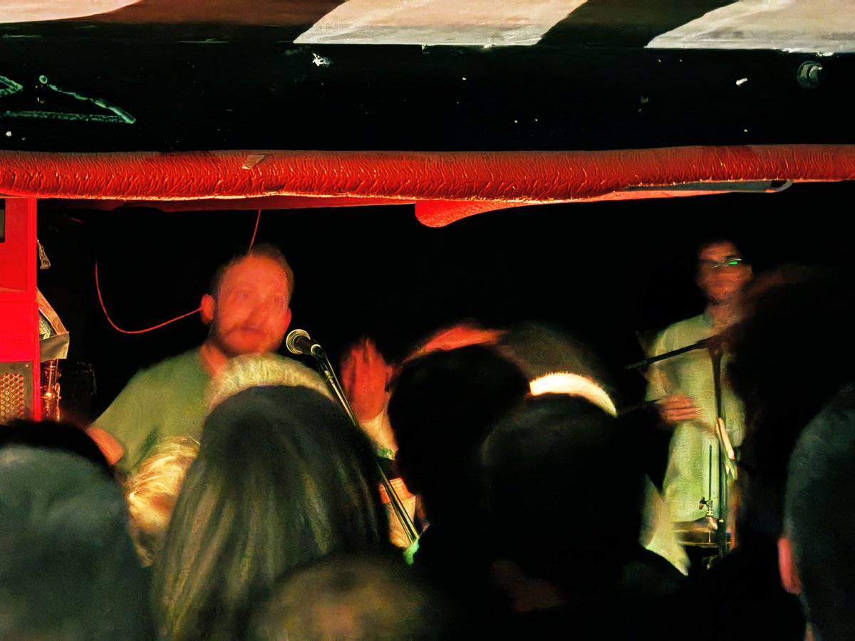 ruiz_sheffield's tweet photo. Made it! Itβs a bit busyβ¦ Top bandπ· #feelinghealthy @prsnl_trnr @bellaunion #music https://t.co/CXN7hhcx00