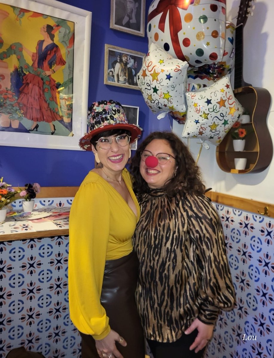 marimaldi's tweet photo. Celebrando el cumple de @almudeni_  🎭😍 #NoPuedeTenerMásArte https://t.co/gD5goxGLvI