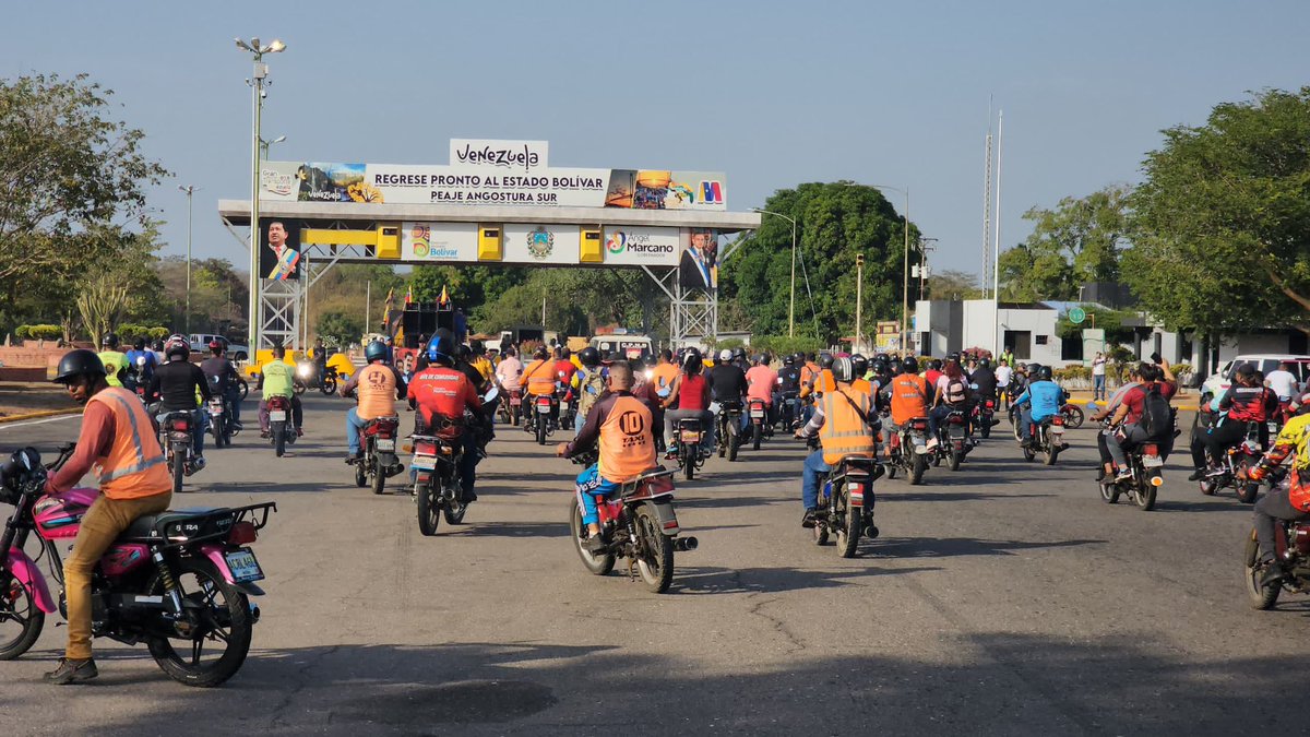 Desde Ciudad Bolívar arrancamos hacia la ciudad de Caracas, porque somos leales a nuestra revolución y trabajamos en defensa de la nación y del presidente <a href="/NicolasMaduro/">Nicolás Maduro</a> #DeLaManoDelPueblo rumbo al #04Feb