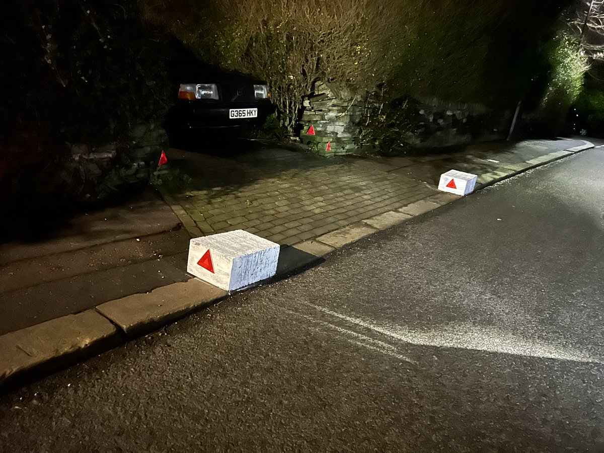 aelwers's tweet photo. @KirkleesCouncil 

Hi,

A local resident on Birkby Lodge Road has placed these blocks on the pavement outside their house today.
As they don’t own the pavement outside their property I would imagine this contravenes some sort of highways legislation. https://t.co/zKdO5ZX0aW