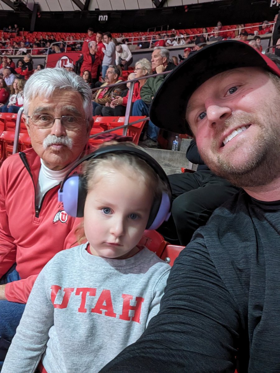 jrnes02's tweet photo. @UtahMBB #UtesGameday #GOUTES https://t.co/rvVUFcHvM3