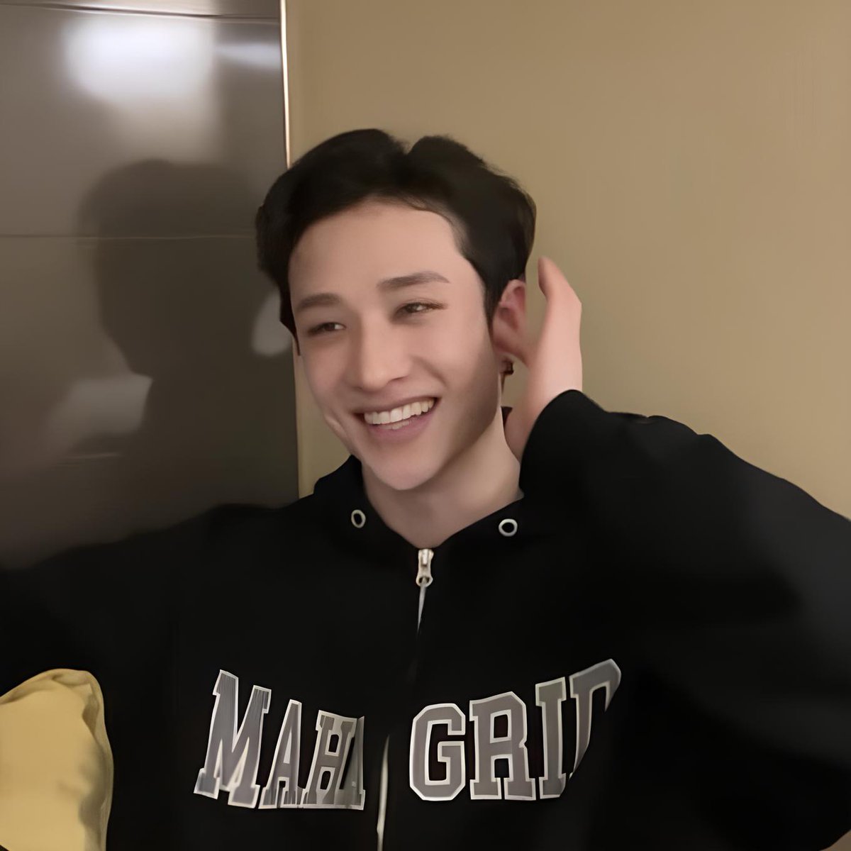 ㅤㅤㅤㅤ🛒 Seungchan mini au onde...ㅤㅤㅤㅤ
Seungmin e Bangchan, completos desconhecidos, faziam compras no mercado.

Ou

Onde uma senhora de idade vê dois jovens um ao lado do outro, procurando algo na prateleira com moletons combinando e resolve falar com eles.