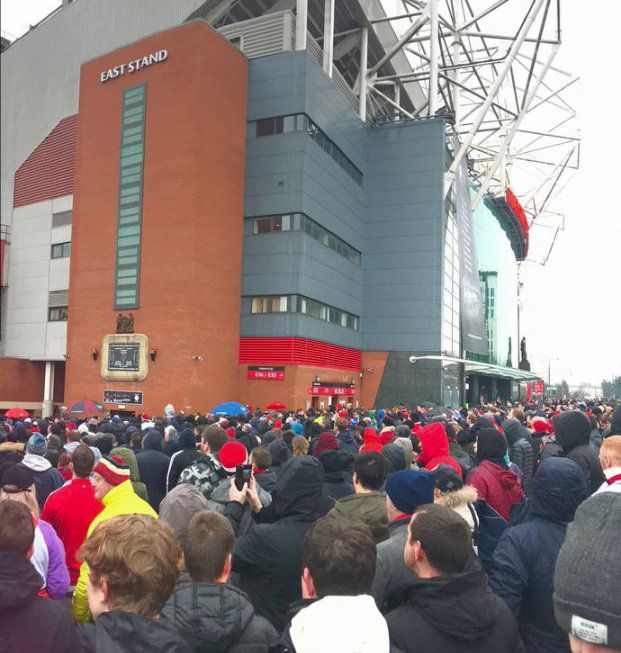 Munich58couk's tweet photo. There will be two Supporter-led Munich Remembrance Events under The Munich Plaque at Old Trafford. Tomorrow (4th) at 12:00PM and Tue 6th at 2:30PM. Please join us as we remember those who we lost at Munich in 1958 #MUFC #BusbyBabes #FlowersOfManchester https://t.co/dOOaVPCPS3