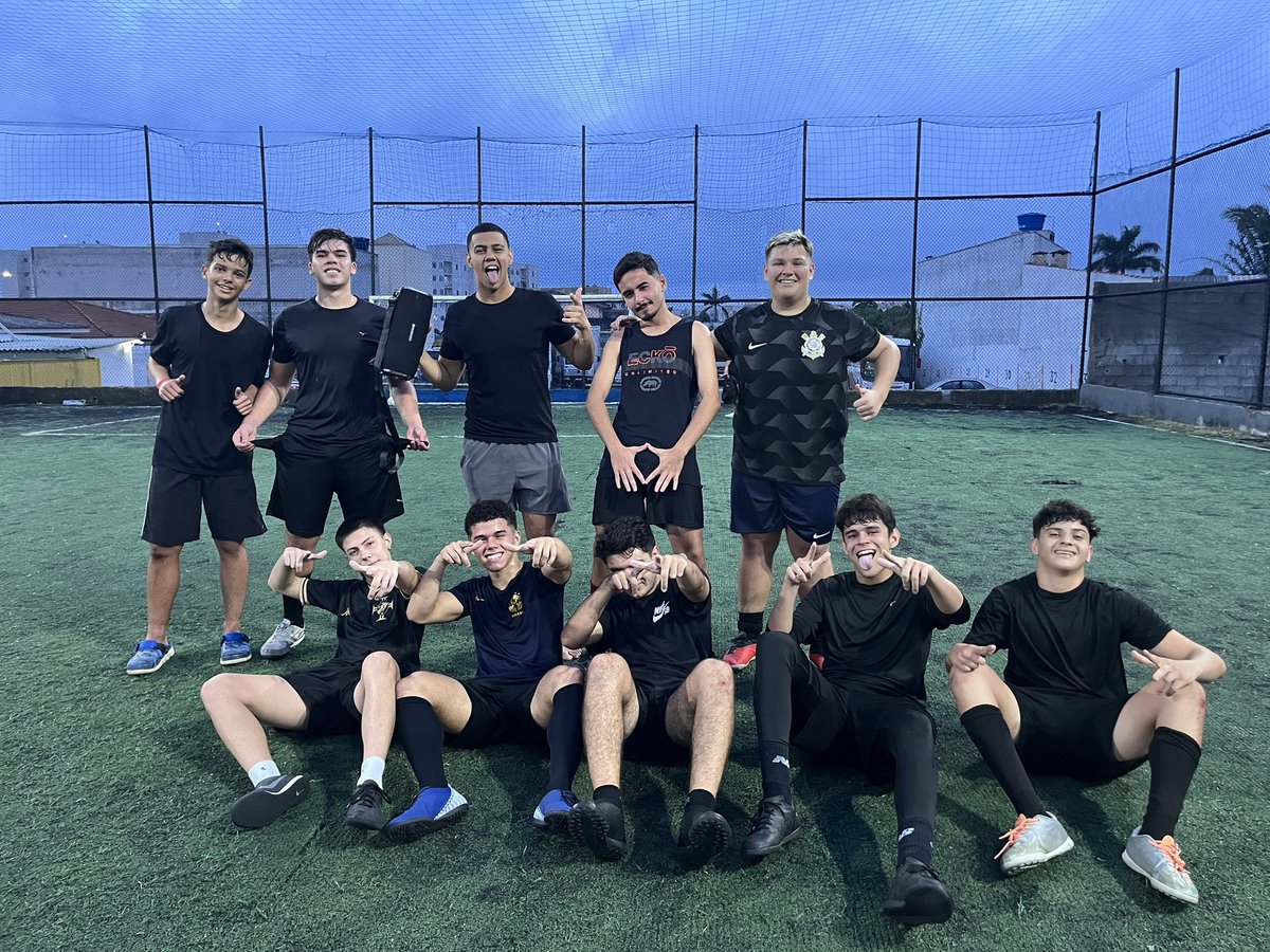 escobarzinh0_'s tweet photo. Manda chama a base toda do Corinthians 

6x3 🤪
@guhg_s 
@tardoque_otavio 
@otaviogarcia0 
@JHutero 
@Mattosz22 
@nicolassvalente https://t.co/sYd782C2Dt