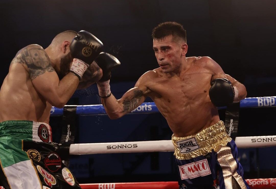 VICTORIA DE NERI ROMERO EN CÓRDOBA 🙌

El Argentino venció en Fallo Unanime al Mexicano Enrique Arevalo en el Club Unión Electrica en Córdoba y se quedó con el Título Latino Superpluma de la OMB 🥊

FELICITACIONES NERI !!! 👏👏👏

<a href="/NeeryRomero/">Nery Romero</a> ⭐️
<a href="/deBocaenBocahlh/">de Boca en Boca Hablamos los Hinchas</a> 🇺🇦