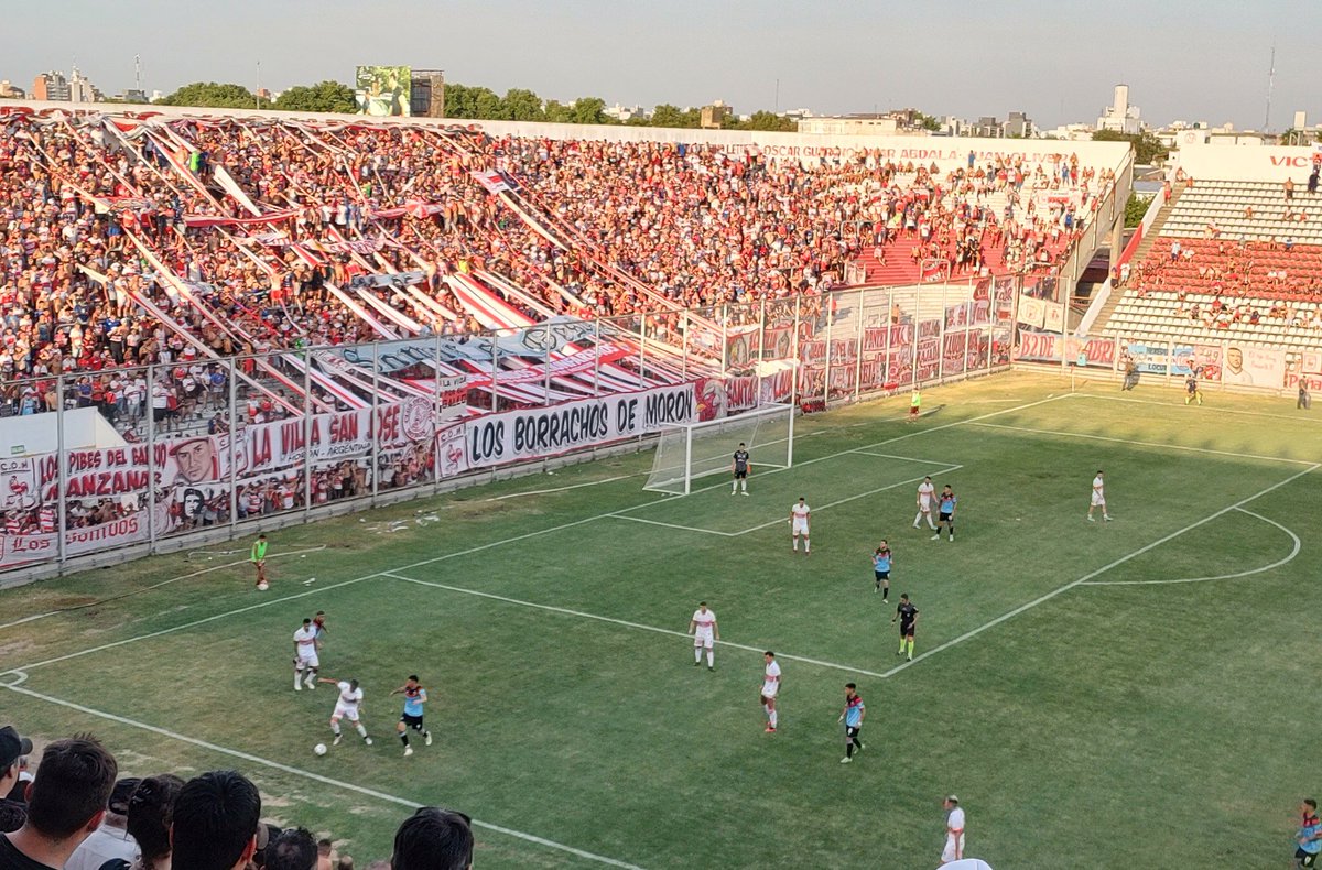 juntoalgallo's tweet photo. Final del partido...ganooooo MOROOOOONNNNNN!!!!!...

Morón 3 - 0 Brown de Adrogué...

⚽ Arciero
⚽ Rescaldani
⚽ Gomez

vamosss Moron carajooo!!! ⚪🔴⚪

#depmoron #moron #clubdeportivomoron #somoseloeste #juntoalgallo  #PrimeraNacional #cdm #moronmoron #VamosGallo #Fecha1  🐔 https://t.co/coS1rQL84v