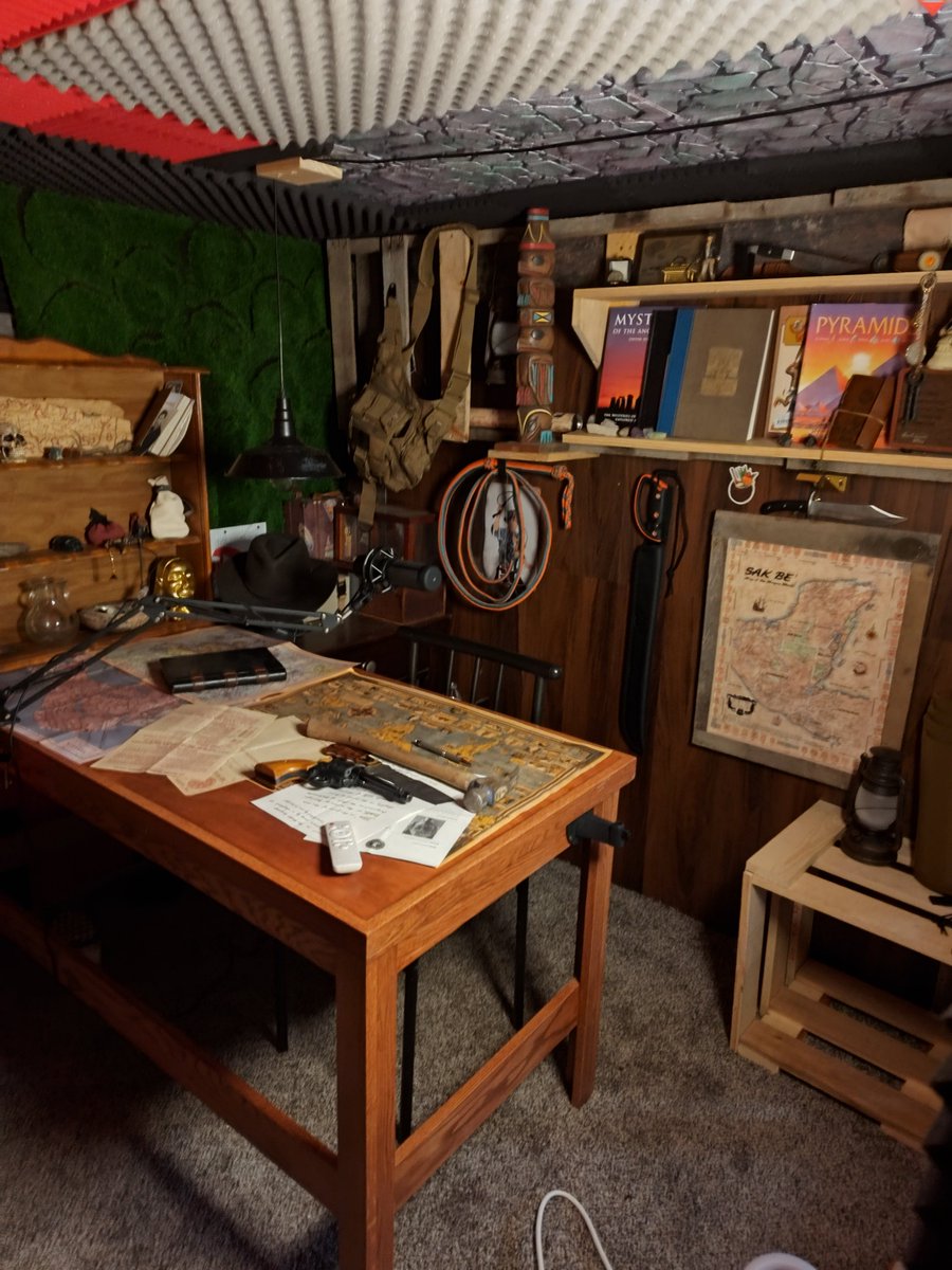 East10Outpost's tweet photo. @4TruthLightLov3 @frontierzman Bahahahahahahahahaha no, I built a whole damn studio in my basement to come back harder 😏 #BeINDOMITABLE https://t.co/73RZnVsL9T