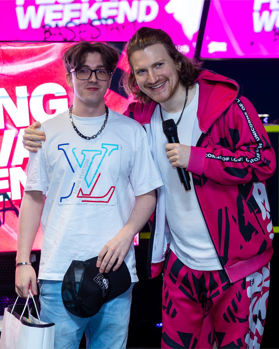 BaseStackDE's tweet photo. 🥉🥈🥇 für BaseStack LeagueOfLegends 1v1 Tournament!!! @UnicornsOfLove
#basestack #gaming #esports #uol #unicornsoflove #lol #leagueoflegends https://t.co/I0w46b9p6x