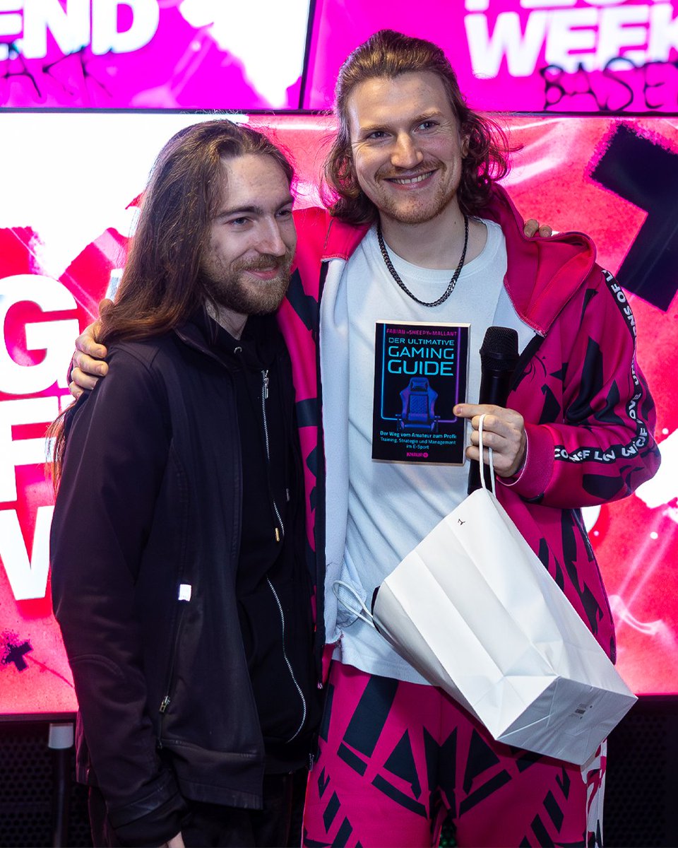 BaseStackDE's tweet photo. 🥉🥈🥇 für BaseStack LeagueOfLegends 1v1 Tournament!!! @UnicornsOfLove
#basestack #gaming #esports #uol #unicornsoflove #lol #leagueoflegends https://t.co/I0w46b9p6x