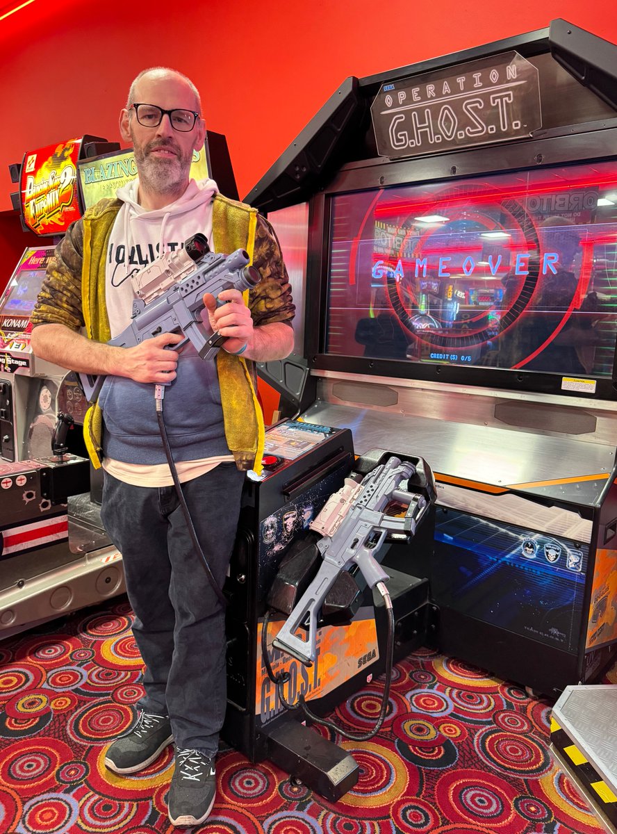 kerr9000_blog's tweet photo. A very recent photo of me, here I can be seen with an Operation G.H.O.S.T. Arcade Cabinet I have just finished playing on. For those not in the know this is the sequel to Ghost Squad a great title you can get for cheap on the Wii #wii #Nintendo #Arcade #OperationGhost #SEGA https://t.co/Jyyqfz6uAb