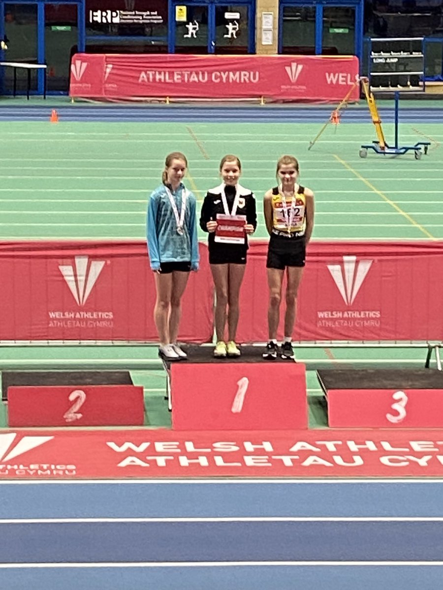 CarolineSyred's tweet photo. Super proud of Sophie getting 2 bronze medals in the Welsh Athletics Indoor Championships in the 60m and 60m hurdles @ClubHarriers @CaldicotPEDept https://t.co/wLQJmAO2SP