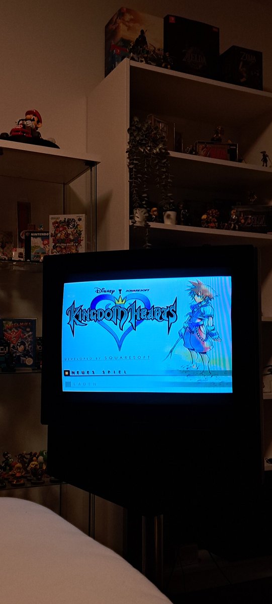 grussundkuss's tweet image. bin endlich wieder im bsitz vomene röhrefernseher ❤