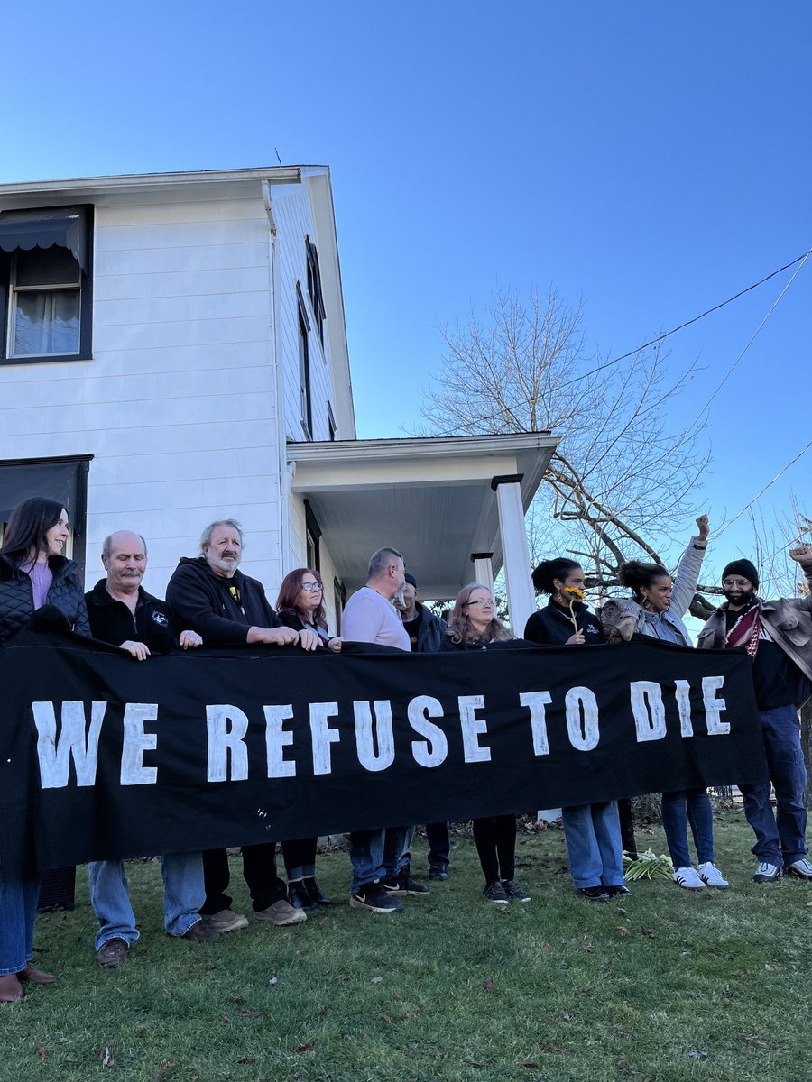 Ashley Dawson tweet media