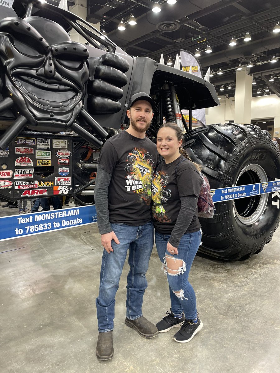 jonesmaggie5's tweet photo. #monsterjam https://t.co/9cHzIsVn5s