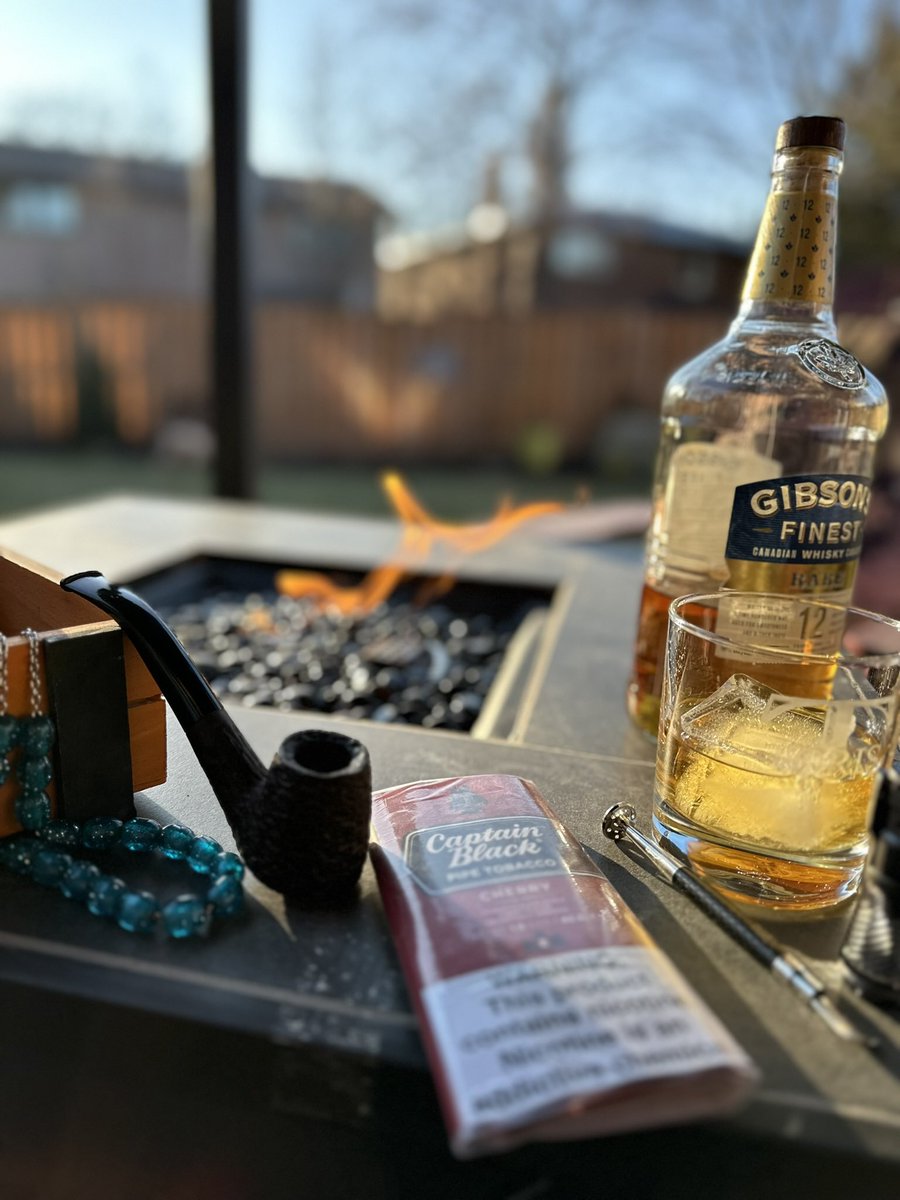 PT_PSSolutions's tweet image. A little me time on a sunny Saturday afternoon. Cheers 🍻 #gibsonsfinest #whiskey #pipesmoke #beard #beardbrand #beardvillains #tattoo #ink #inkedshopnyc @villagecigarco @jeremysiers #bearded #beardmodel #saturday.