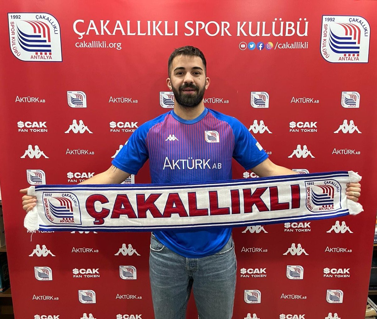 cakallikli's tweet photo. HOŞ GELDİN DOĞUKAN AYDEMİR
Kulübümüz kanat oyuncusu Doğukan Aydemir ile anlaşmaya varmıştır.
Oyuncumuza Çakallıklı ailesine hoş geldin diyor; başarılar diliyoruz https://t.co/EkhxElh5xg