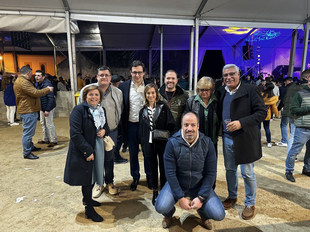 A Comissão Política do PSD Aveiro esteve na noite de ontem na Festa de São Braz, em Santa Joana.

Um abraço especial ao nosso companheiro Óscar Ratola, membro da Comissão Política e um dos 25 fantásticos mordomos de São Braz.