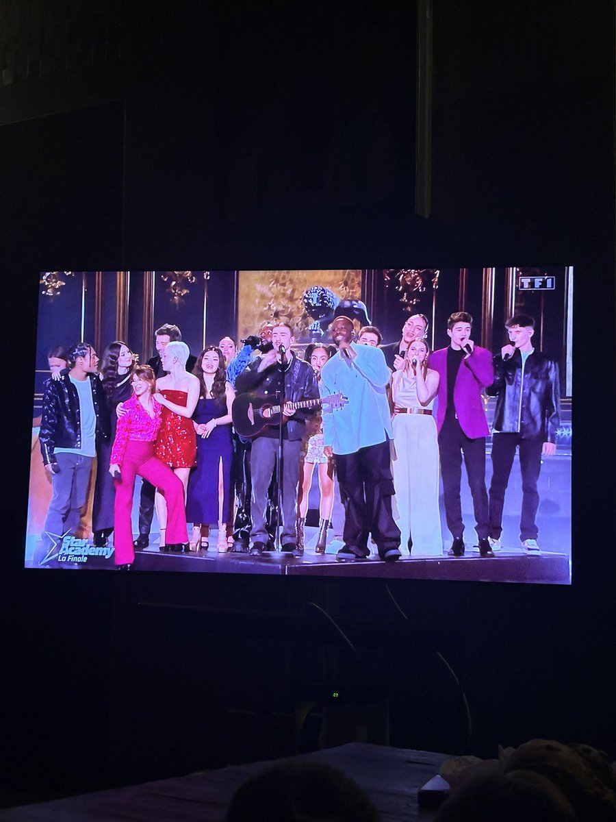__Eryne__'s tweet photo. C’ÉTAIT LA MEILLEURE PERFORMANCE DE CETTE SAISON PAEDON MAIS OMGGFF #StarAcademy https://t.co/BCwpDeuiUN