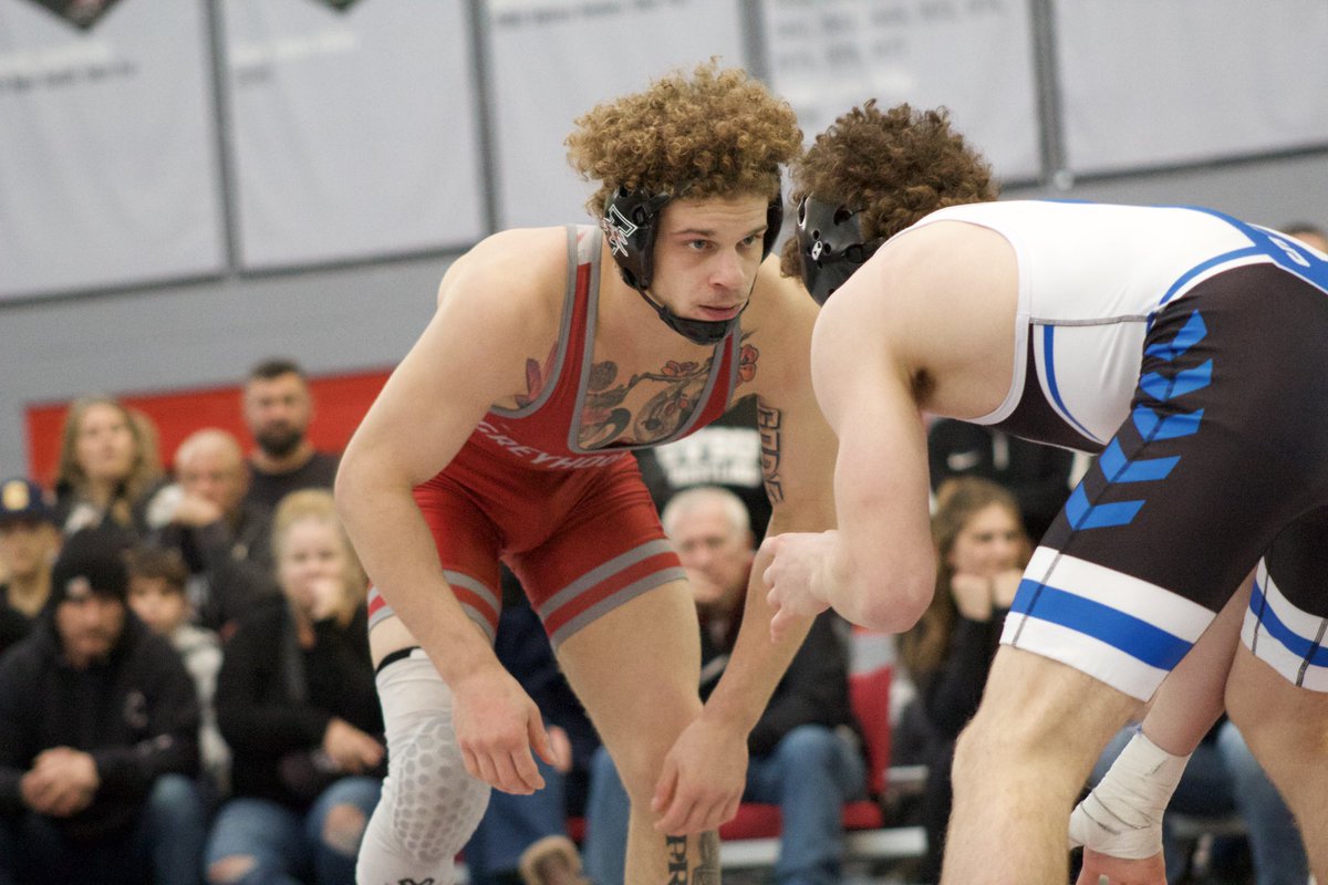 UIndyWrestling's tweet photo. MULKEY GETS IT DONE 🔛🔝

141 | No. 6 Blake Mulkey wins by decision (6-3) over Jak Keller of Grand Valley State 

Hounds: 6
Lakers: 3

#HoundsWrestling #AlphaDogs #OffTheChain https://t.co/HF9wE03TL7