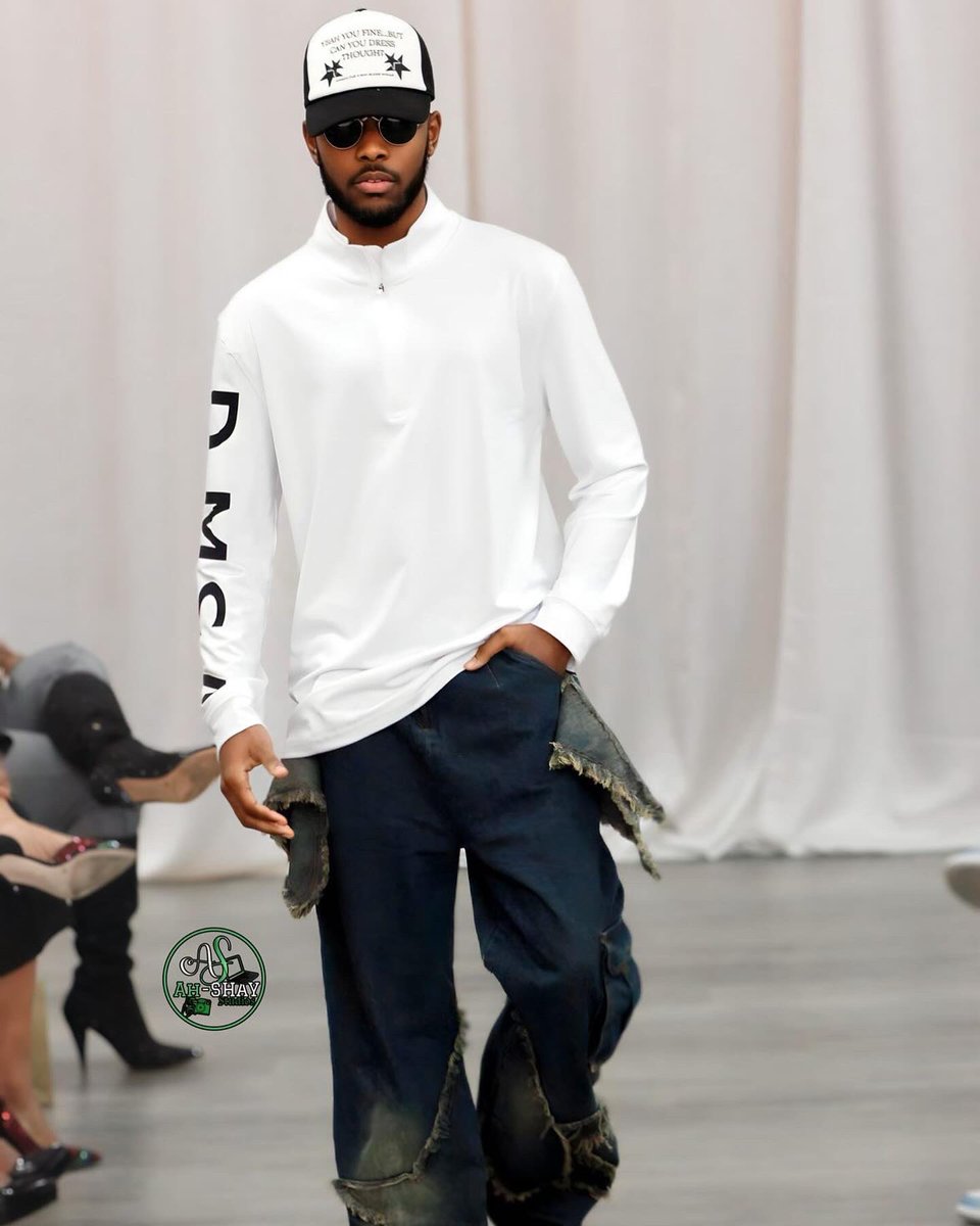 dmsashop's tweet photo. DMSA sleeve athletic pullover available now online 

https://t.co/F4iWTz1dJl 🛍️ https://t.co/SXiDVBr6Of