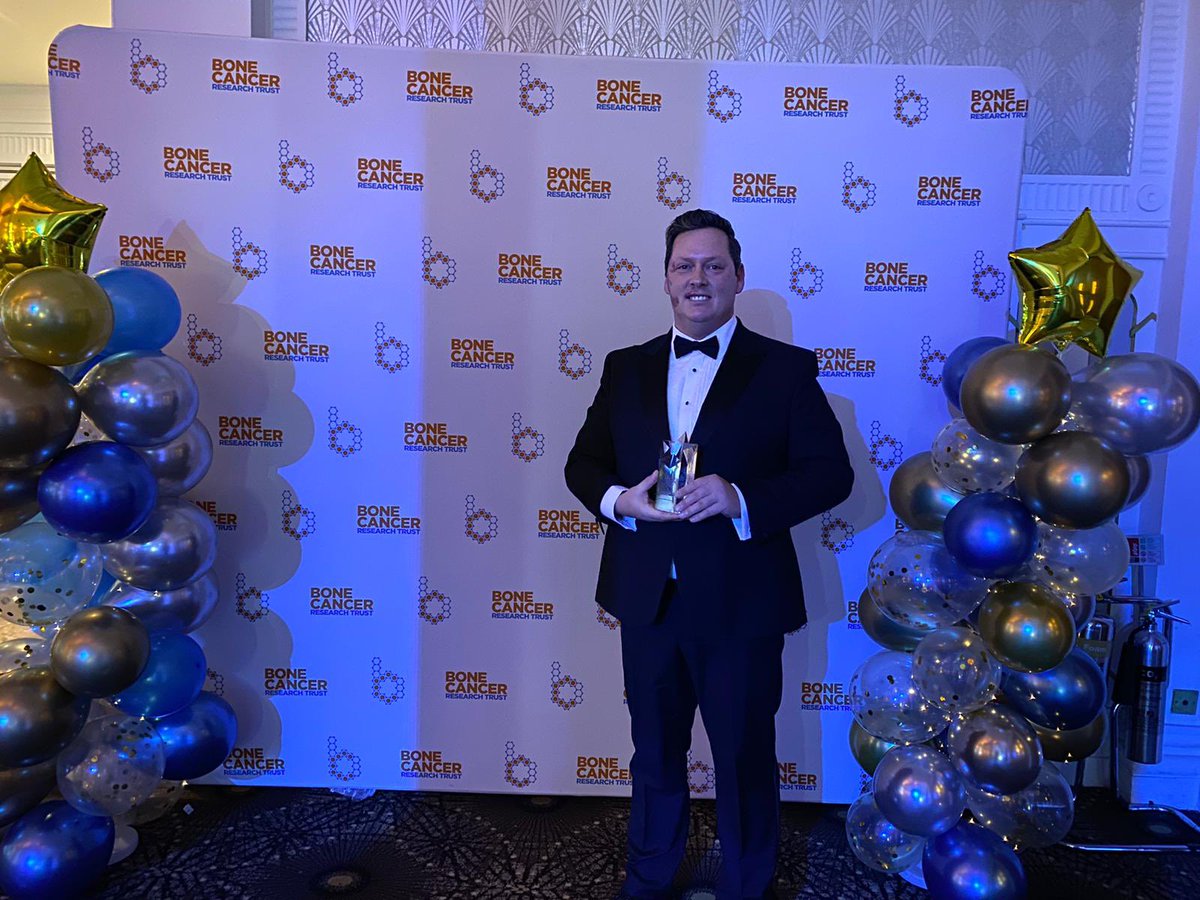 BCRT's tweet photo. The Clinician of the Year Award goes to Gerard Mawhinney!
He is a dedicated clinician @OUHospitals, consultant nurse and surgical care practitioner. He delivers outstanding care, but also advocates and empowers patients diagnosed with spinal sarcoma ⭐️
#BoneIdols https://t.co/4F0QxdMEF6