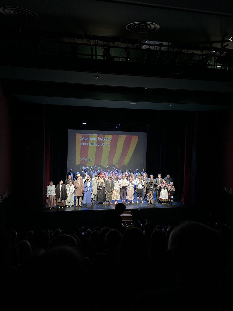 Homenatge a Guimerà a l’<a href="/AteneuTorrelles/">Ateneu Torrellenc</a> !🎭

Històries d’un poeta i polític immens al servei del país. 

Amb una <a href="/mariiacorbii/">mariiacorbii</a> brillant 😍✨