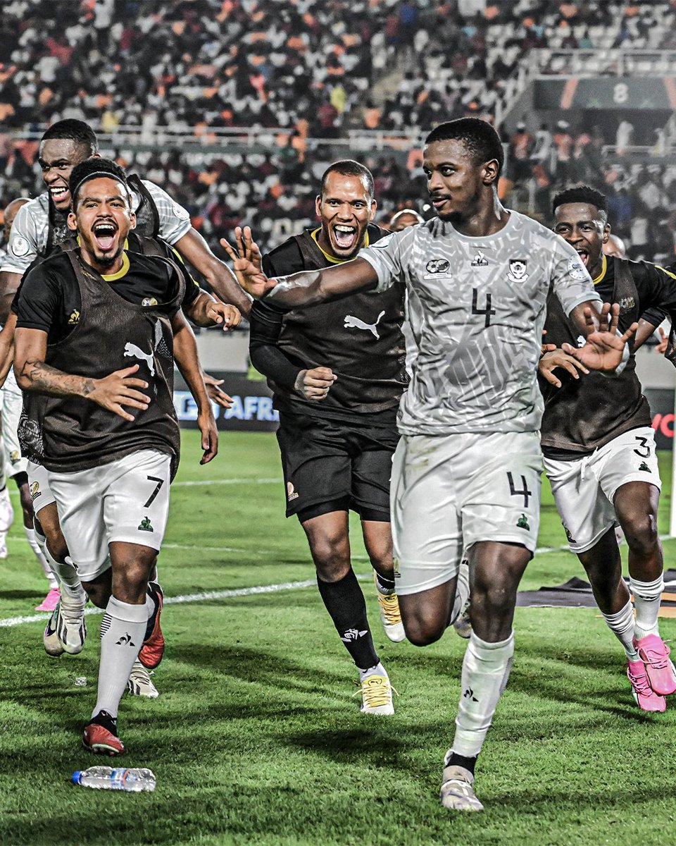 ESPNAfrica's tweet photo. South Africa will play in the AFCON semi-finals for the first time in 24 years 😲👏 https://t.co/XCsKVVTqja