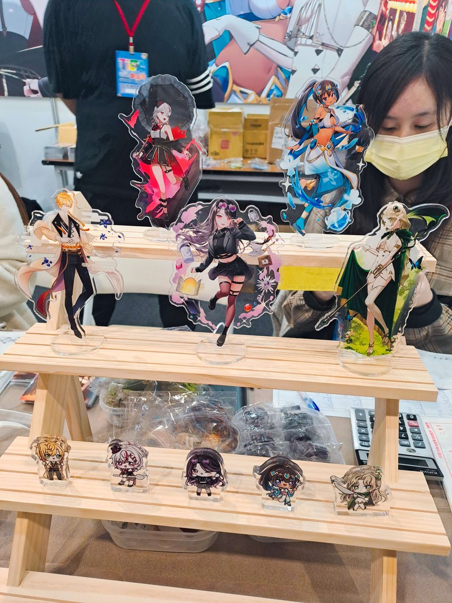 kazeimo_aisa's tweet photo. 🍟感謝 @penny_so_good 讓我睽違十年以上再次蒞臨動漫展考察,一開始以為不會花錢的...結果手一歪就抽到一番賞的C賞 ,真的是太萬惡了...然後看到超多異世界朋友的攤位,希望下一次有機會可以參與擺攤😎接下來還有兩天可以多多支持哦!IG有更多花絮跟感想( ╹▽╹ )
#limnos #aepro #花遊 https://t.co/PGiXSfE1NO